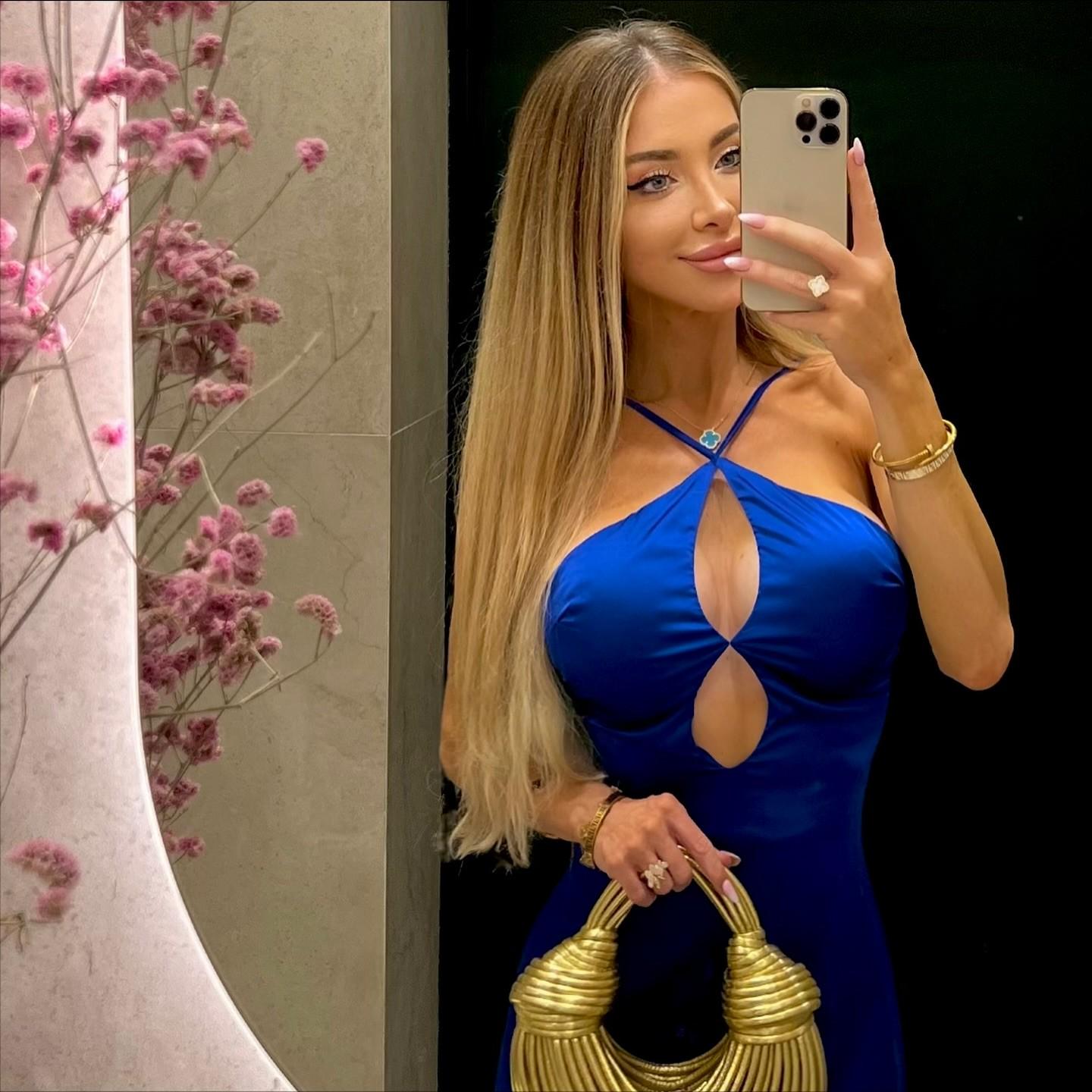 她曾入选, 赛事由前巴, 职业生涯中